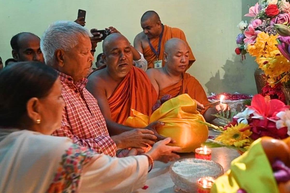 लालू यादव ने गया में 7 कुलों का पिंडदान किया, JDU बोली- राजनीतिक पाप का भी करें विसर्जन