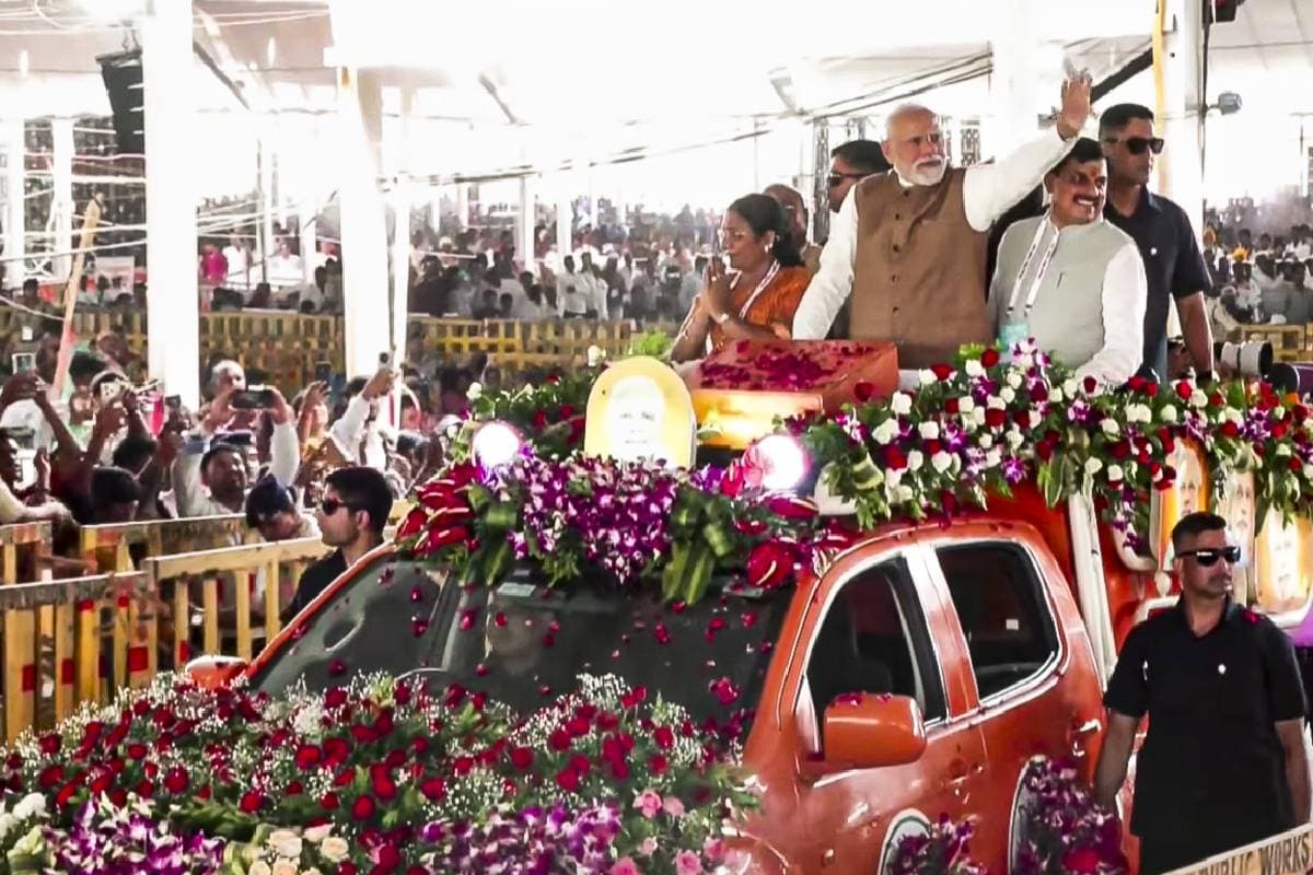 PM Modi in MP : मध्य प्रदेश के धार पहुंचे पीएम मोदी, जन्मदिन पर अलग अंदाज में आए नजर