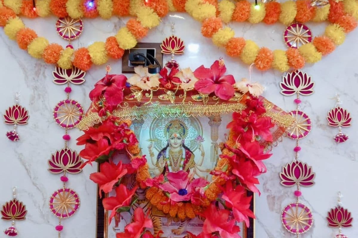 Navratri Special Decoration: सजावट के इन आसान टिप्स से सजाएं मां का दरबार खास, मिलेगा सभी को आशीर्वाद