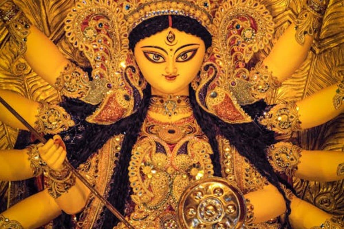 Navratri Vrat 2025: कलश स्थापना और व्रत के दौरान क्या खाना चाहिए और क्या नहीं, जाने यहां पूरी जानकारी