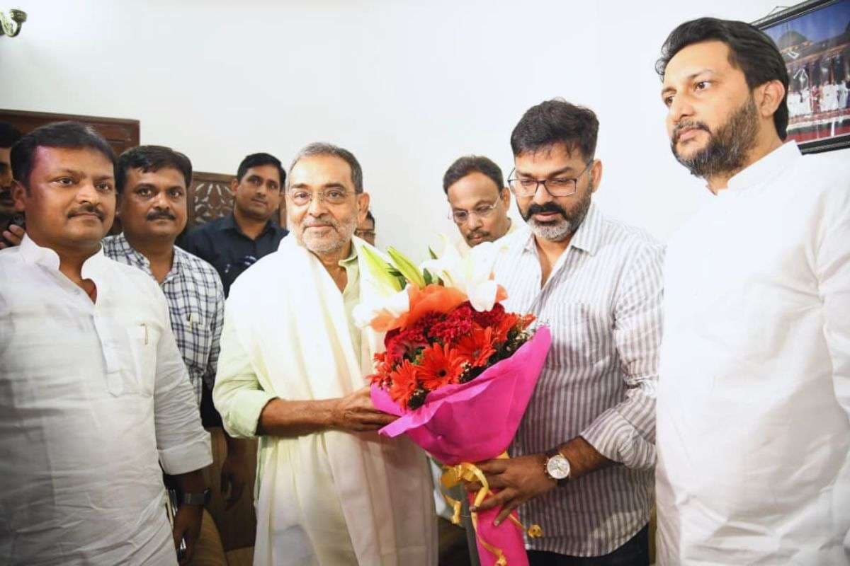 pawan singh upendra kushwaha | Bhojpuri star Pawan Singh met Upendra Kushwaha in Delhi. pawan singh upendra kushwaha | Bhojpuri star Pawan Singh met Upendra Kushwaha in Delhi.