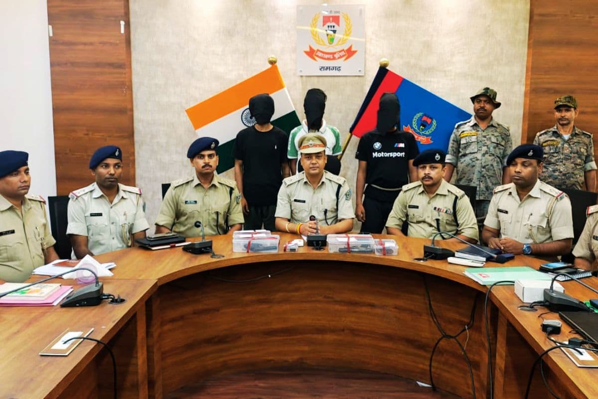 रामगढ़ कोयलांचल में दहशत फैलाकर रंगदारी मांगने वाले राहुल दुबे गिरोह के 3 अपराधी गिरफ्तार
