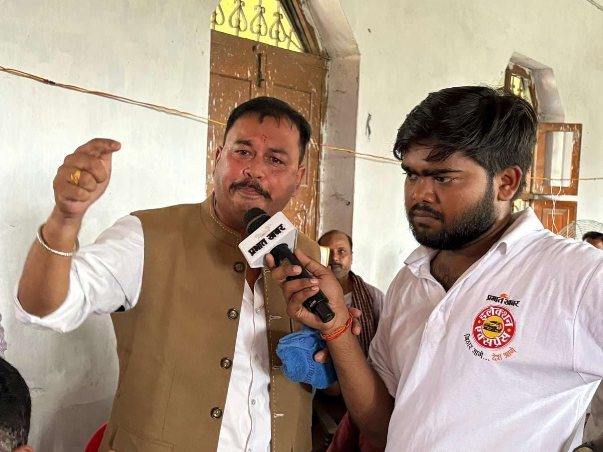 Bihar Election Express: सकरा की जनता को चाहिए उद्योग, चौपाल पर चौतरफा सवाल से घिरे नेता