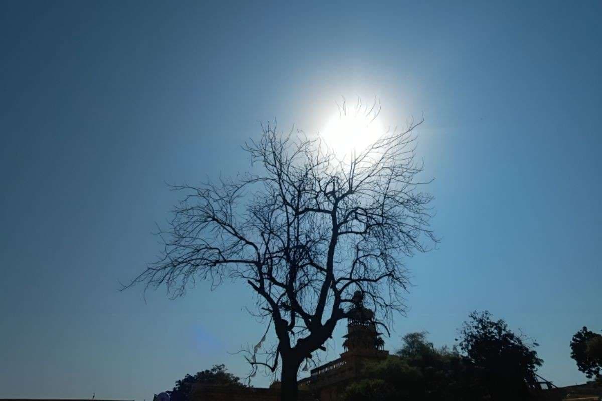 Aaj Bihar Ka Mausam: दिवाली-छठ पर बिहार का मौसम रहेगा सुहाना, साफ आसमान और हल्की ठंड में सजेगा त्योहारों का मौसम