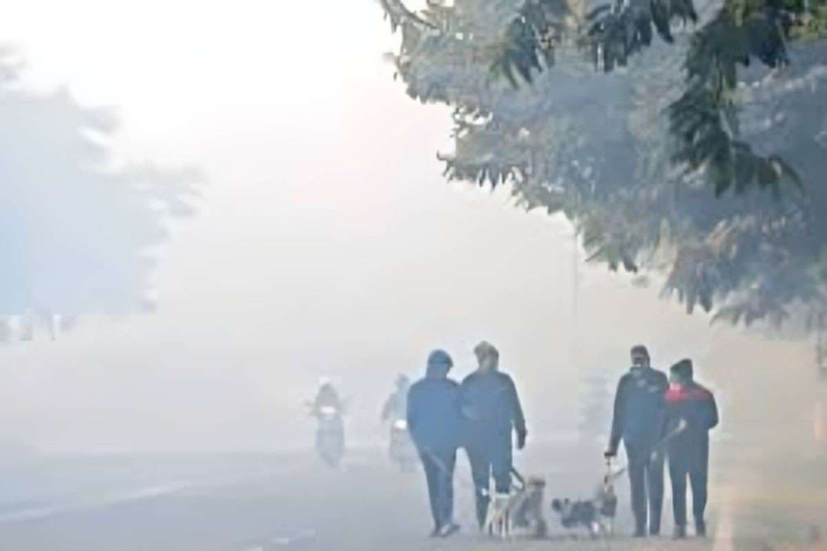 Aaj Bihar Ka Mausam: छठ से पहले मौसम में हलचल, कोहरा छाया, हल्की बारिश के आसार