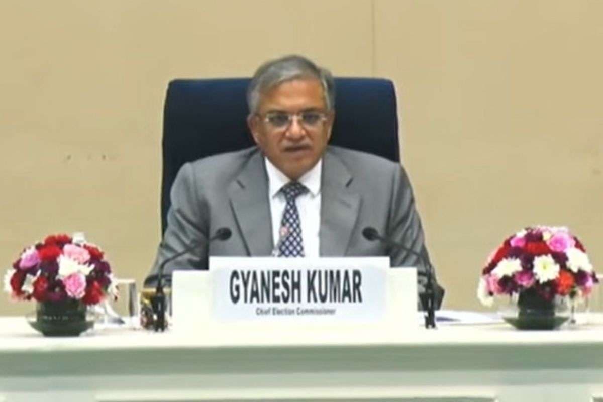 Bihar Assembly Election 2025: बिहार में इस बार 14 लाख नये वोटर्स करेंगे वोट, बूथ पर ले जा सकेंगे मोबाइल फोन