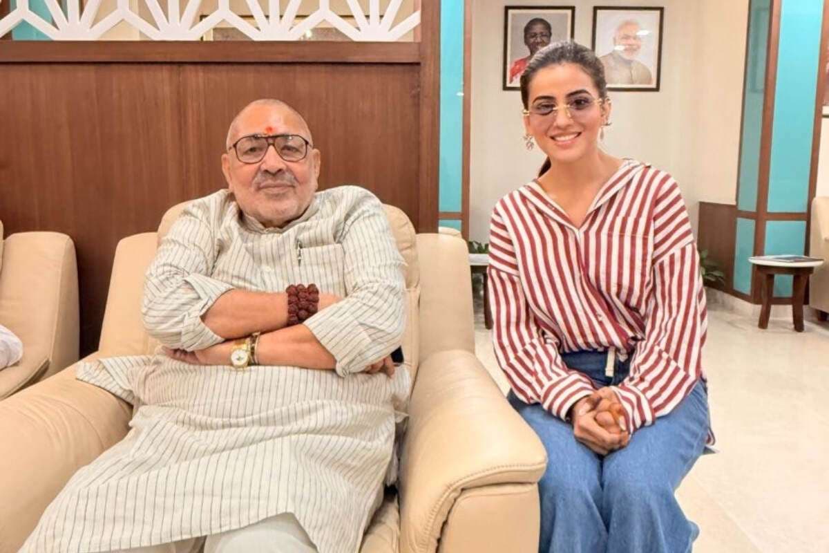 Bihar Chunav 2025: अब अक्षरा भी उतरीं चुनावी मैदान में! गिरिराज सिंह से की चुपचाप मुलाकात