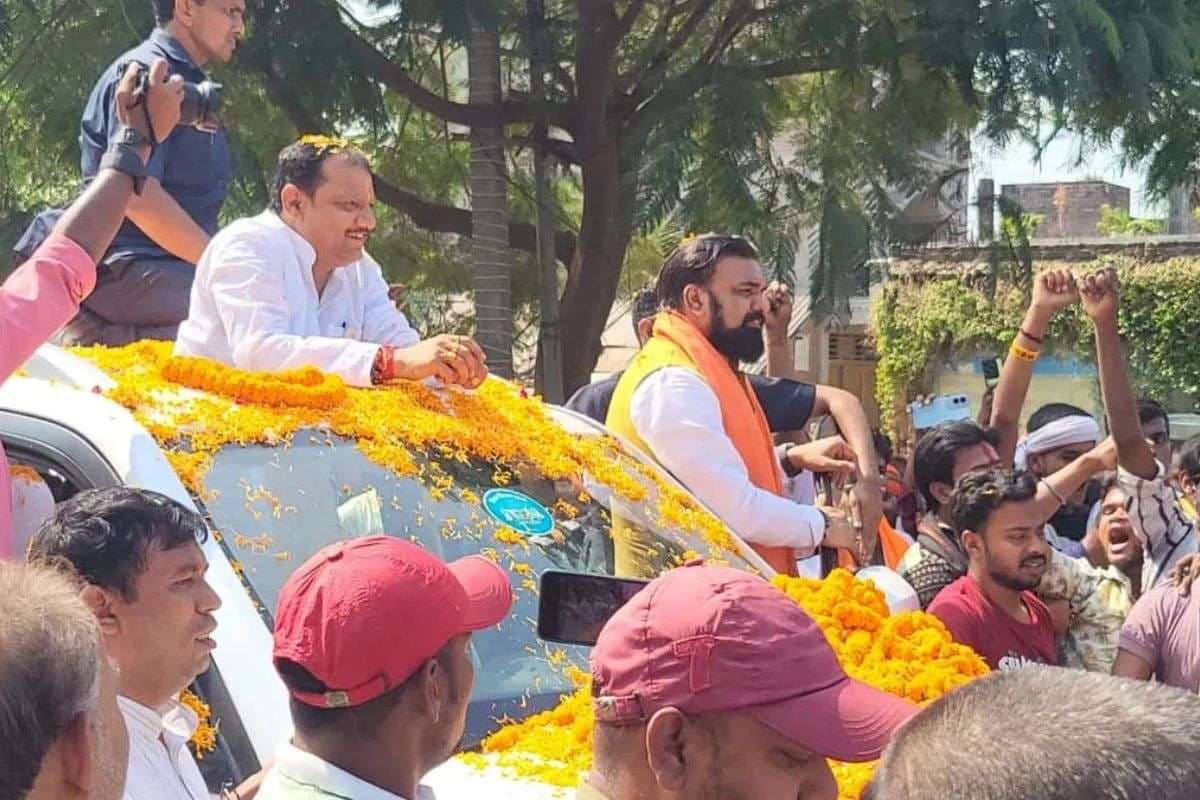 Bihar Election 2025: 15 साल बाद बिहार के ये नेता लड़ेंगे चुनाव, इस सीट से किया नामांकन