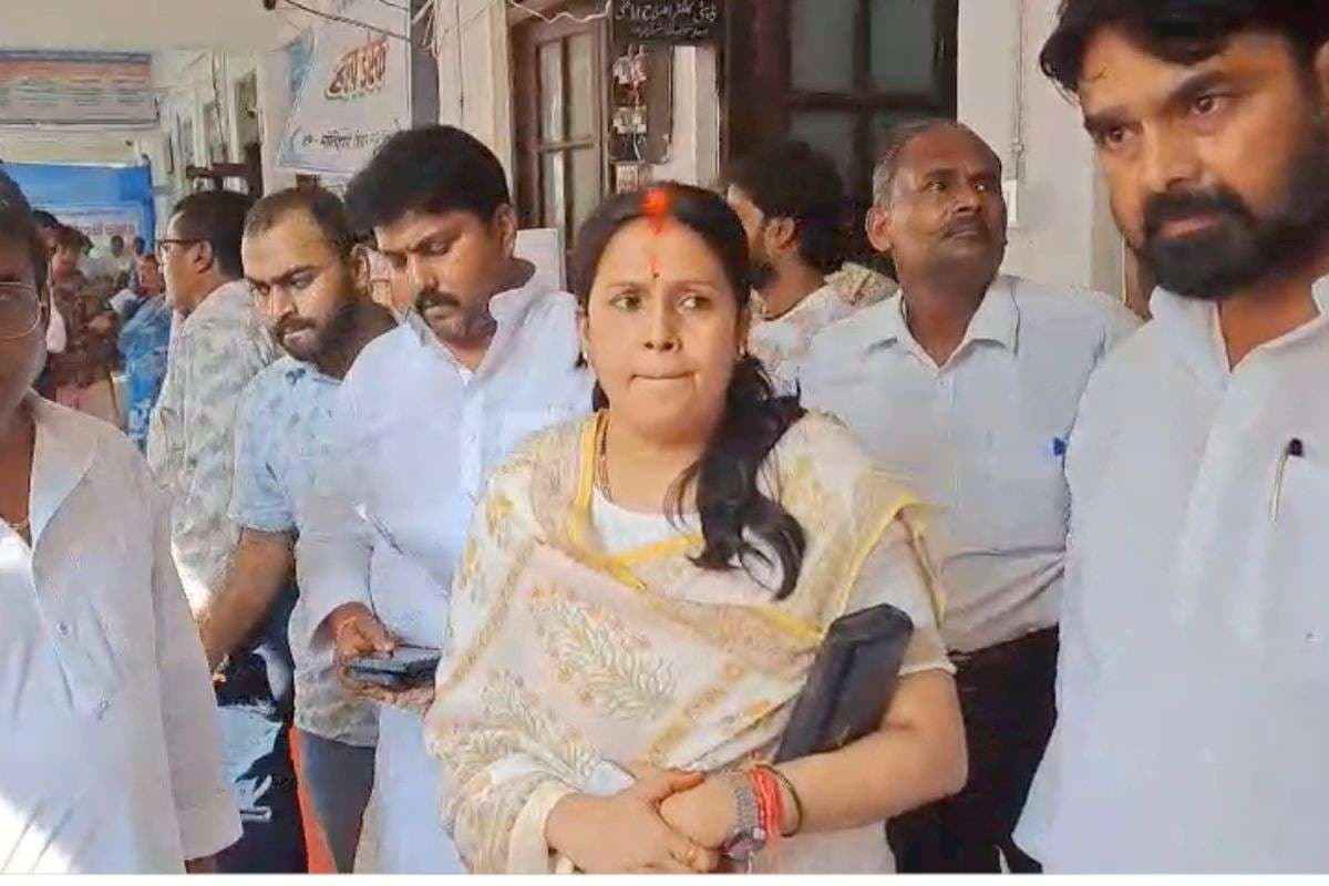 पति के खिलाफ पत्नी ने भरा नामांकन का पर्चा, बिहार में इस सीट पर दिलचस्प भिड़ंत