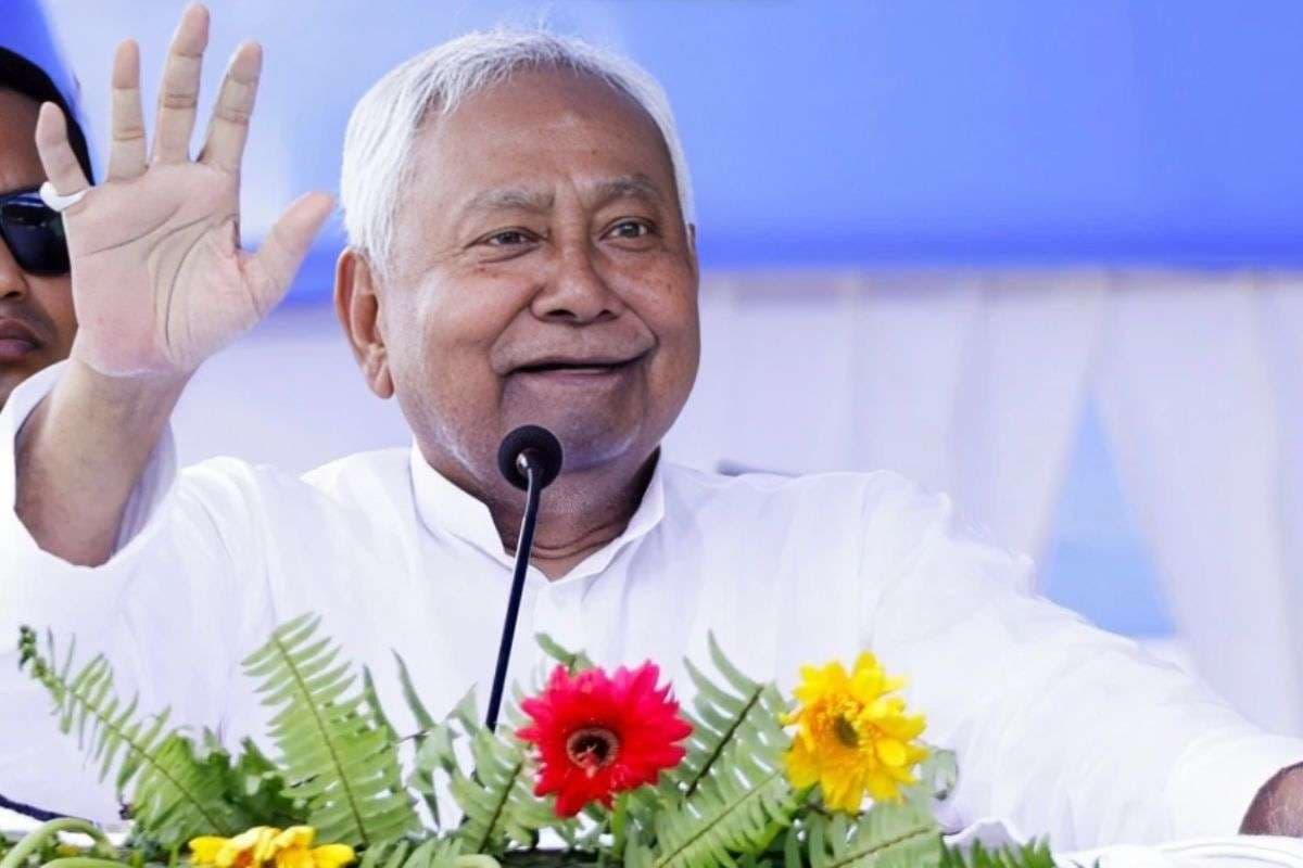 Bihar Election 2025: चुनाव घोषणा से पहले नीतीश कुमार का मास्टर स्ट्रोक, 14 दिन में 76 हजार करोड़ की योजनाओं का एलान