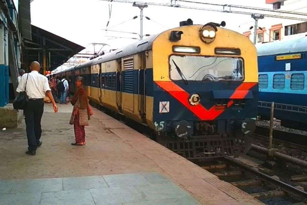 Bihar Train News: गया-पटना रूट पर स्थायी रूप से चलेंगी ये पांच ट्रेनें, बदले गाड़ी नंबर, जानिए लिस्ट में कौन-कौन है शामिल