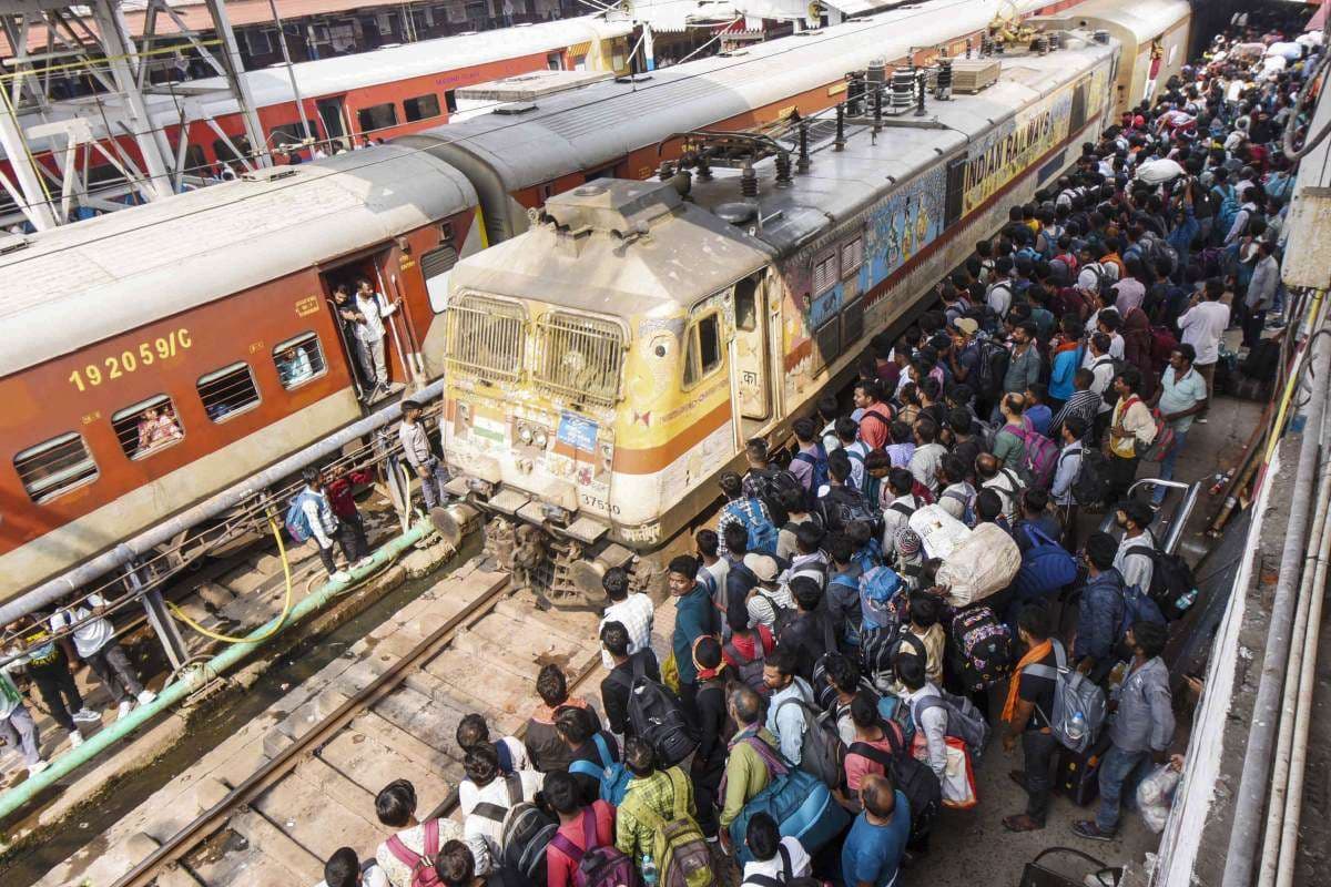 Indian Railway : छठ पर रांची से बिहार जाने वाली ट्रेनें फुल, फ्लाइट का किराया दोगुना