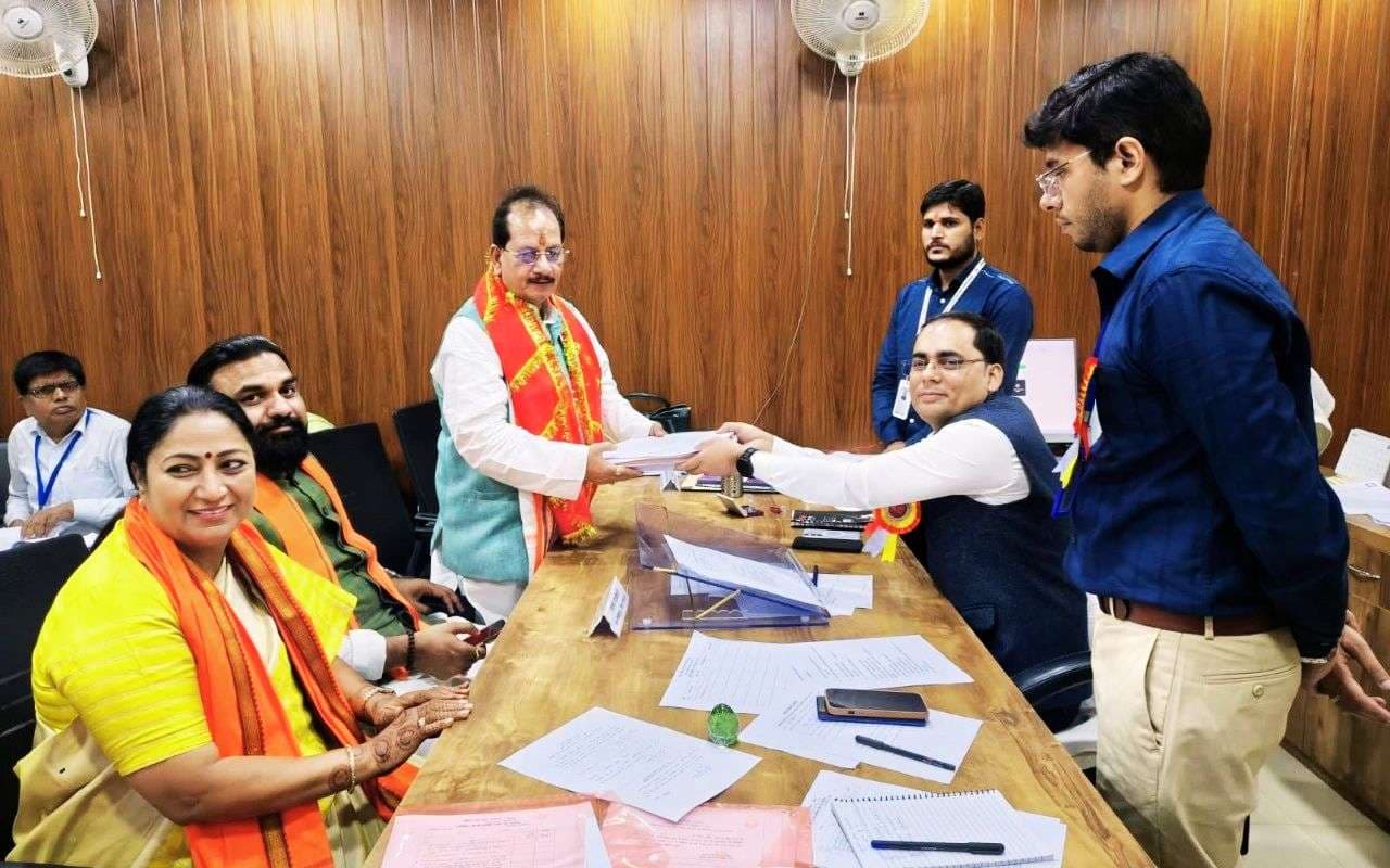 Delhi CM in Bihar: मैं बिहार में हूं, मैं सुरक्षित हूं, लखीसराय में बोलीं दिल्ली की मुख्यमंत्री रेखा गुप्ता