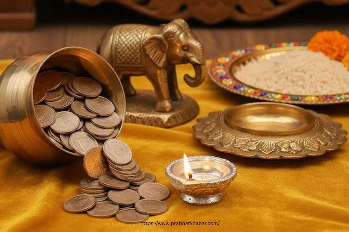 Dhanteras 2025: धनतेरस पर जरूर खरीदें ये 5 चीजें, मां लक्ष्मी होंगी प्रसन्न और घर में आएगी अपार समृद्धि