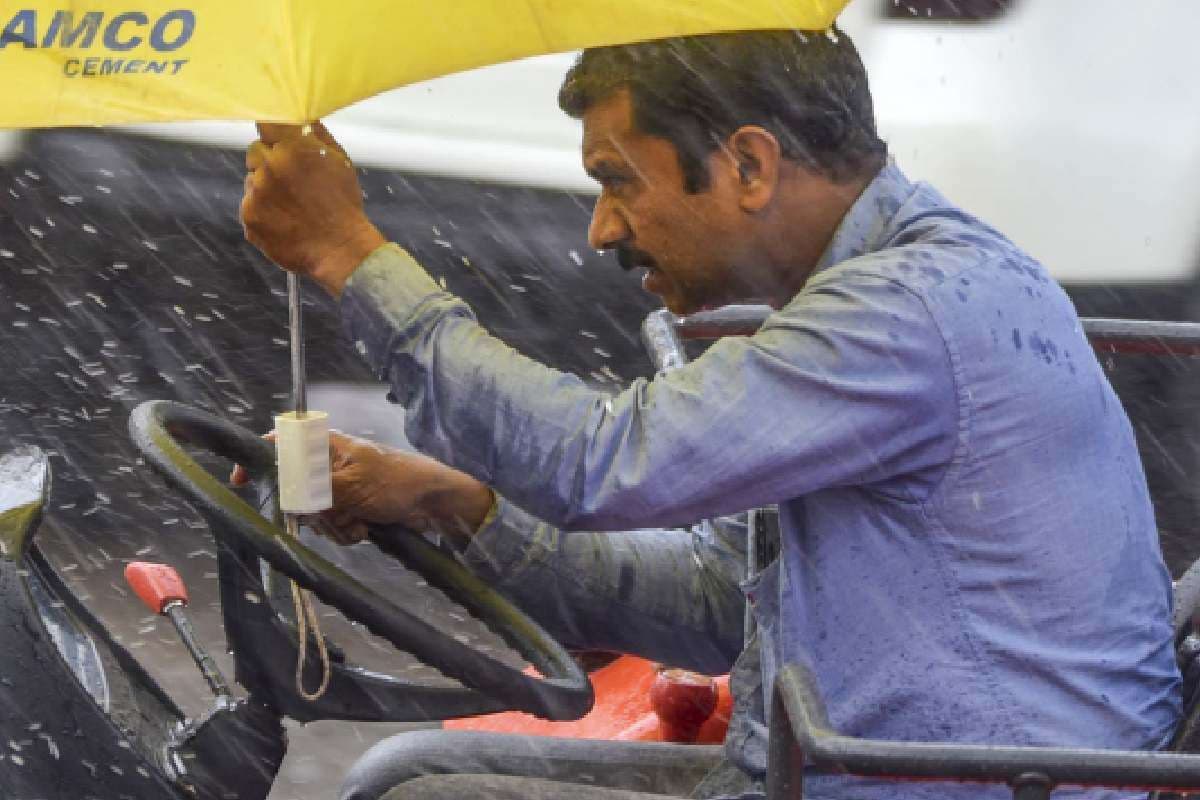 Diwali Weather : दिवाली के दिन इन राज्यों में होगी बारिश, बिगड़ जाएगा त्योहार का मजा