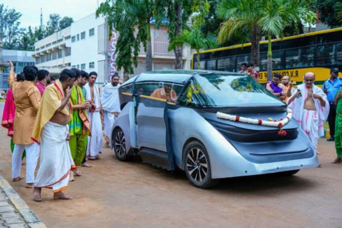 Driverless car unveiled in Bengaluru