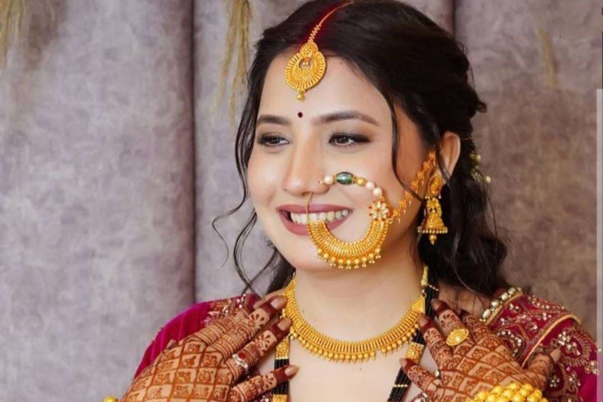Gold Nath Design: छठ पूजा 2025 पर पहनें खूबसूरत नथ – देखें लेटेस्ट डिजाइन