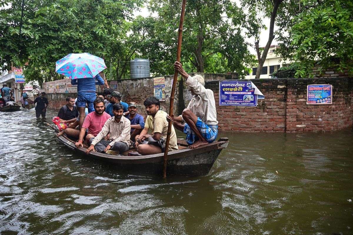 Kal Ka Mausam: बंगाल की खाड़ी में गहरा दबाव का क्षेत्र, अगले 72 घंटे भारी बारिश के आसार, अलर्ट जारी