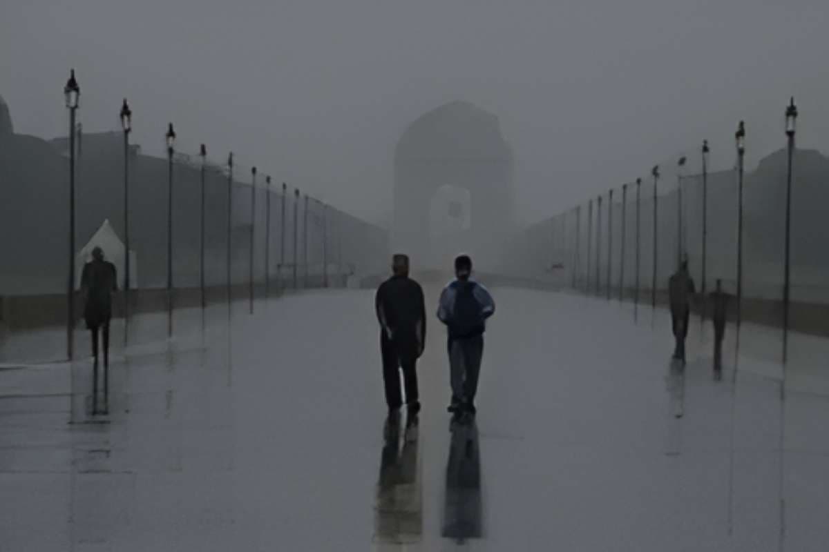 IMD Weather Forecast: उत्तर भारत में सर्दी ने ली एंट्री, दिल्ली समेत इन राज्यों में तापमान गिरा, बारिश का अलर्ट