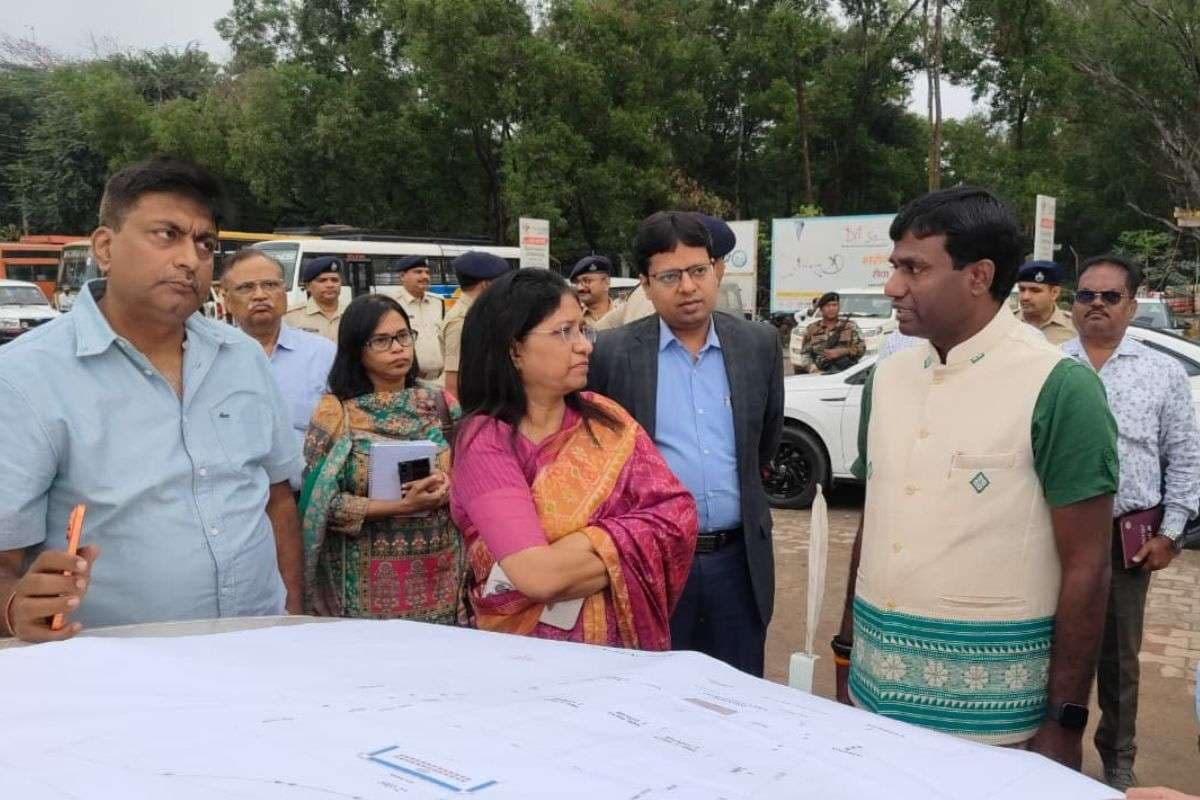 Jharkhand Foundation Day 2025: धूमधाम से मनेगा झारखंड का 25वां स्थापना दिवस, भव्य और यादगार बनाने में जुटे अफसर