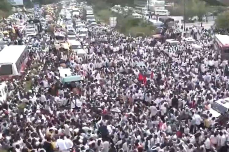 Nagpur Farmers Protest Video: लाखों की संख्या में किसान क्यों कर रहे प्रदर्शन?, NH-44 जाम, जानें क्या है उनकी मांग