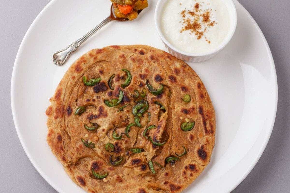 Namak Mirch Paratha Recipe: झटपट बनाएं नमक मिर्च के चटपटे पराठे, स्वाद ऐसा की बार बार खाने का मन करे