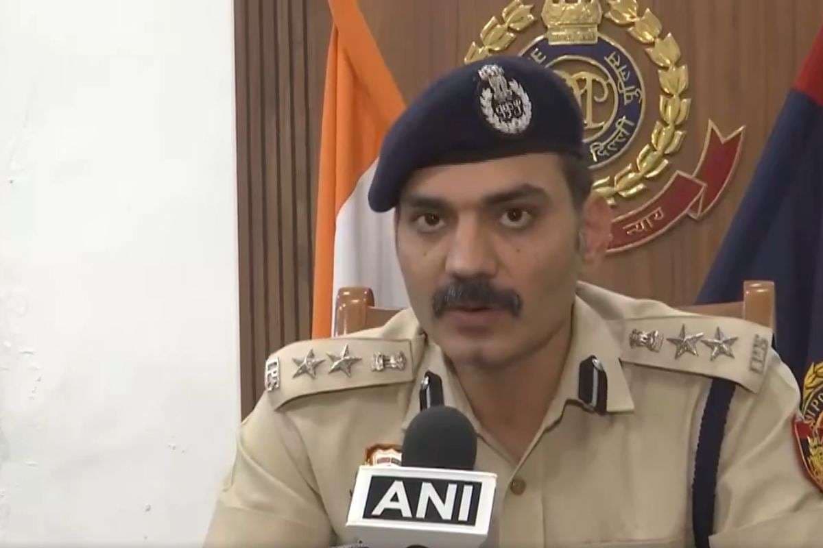 Delhi Cyber Fraud: तांत्रिक AI वीडियो बनाकर लोगों से करता था ठगी, पुलिस ने राजस्थान से किया गिरफ्तार