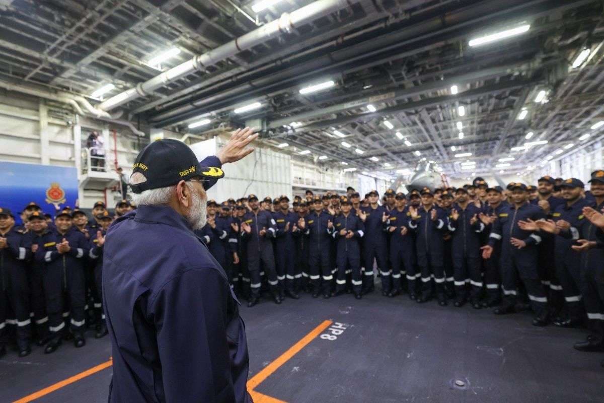 PM Modi in INS Vikrant
