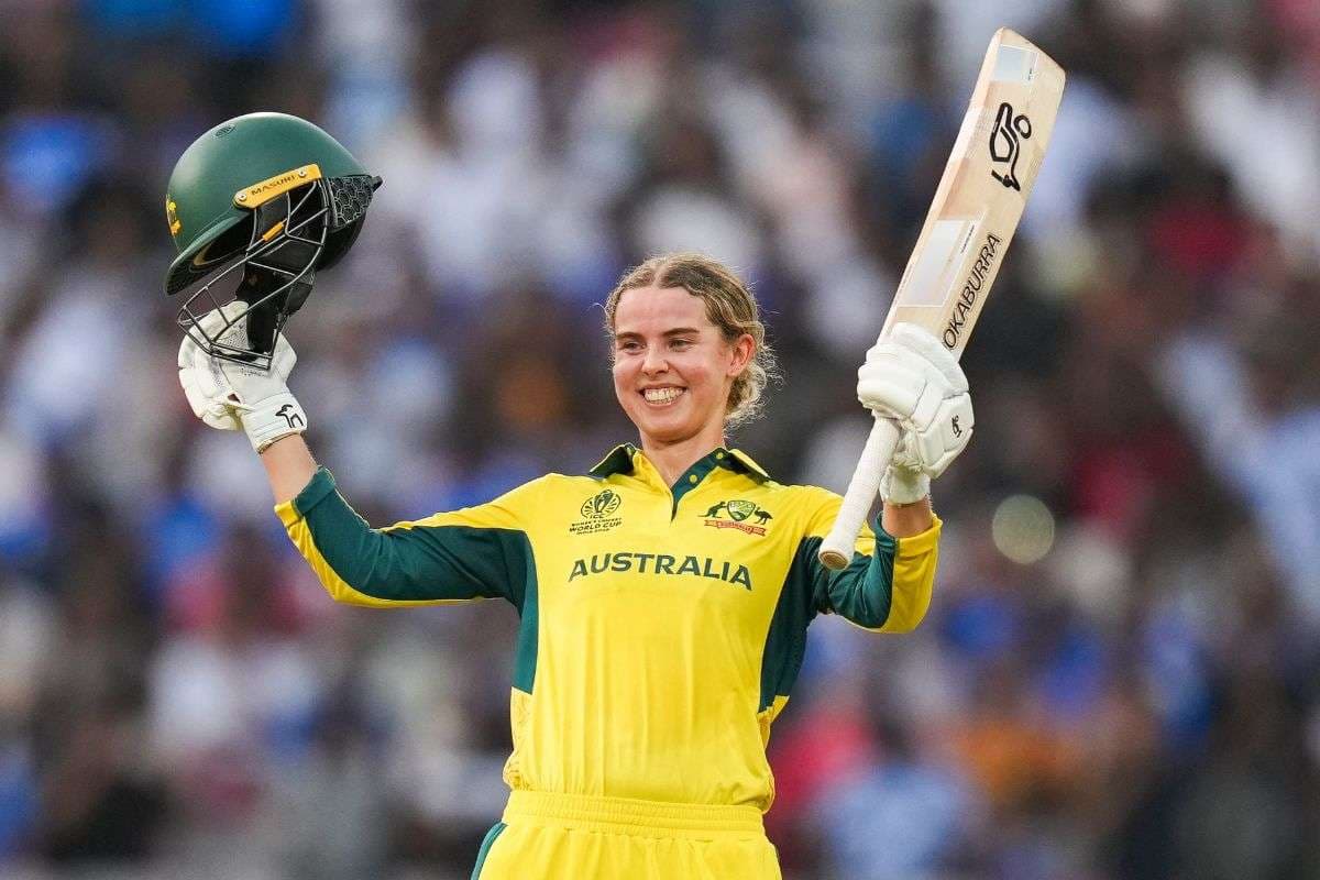 फोएबे लिचफील्ड ने वर्ल्ड कप में शतक जड़ रचा इतिहास, सबसे कम उम्र वाली बनीं बल्लेबाज