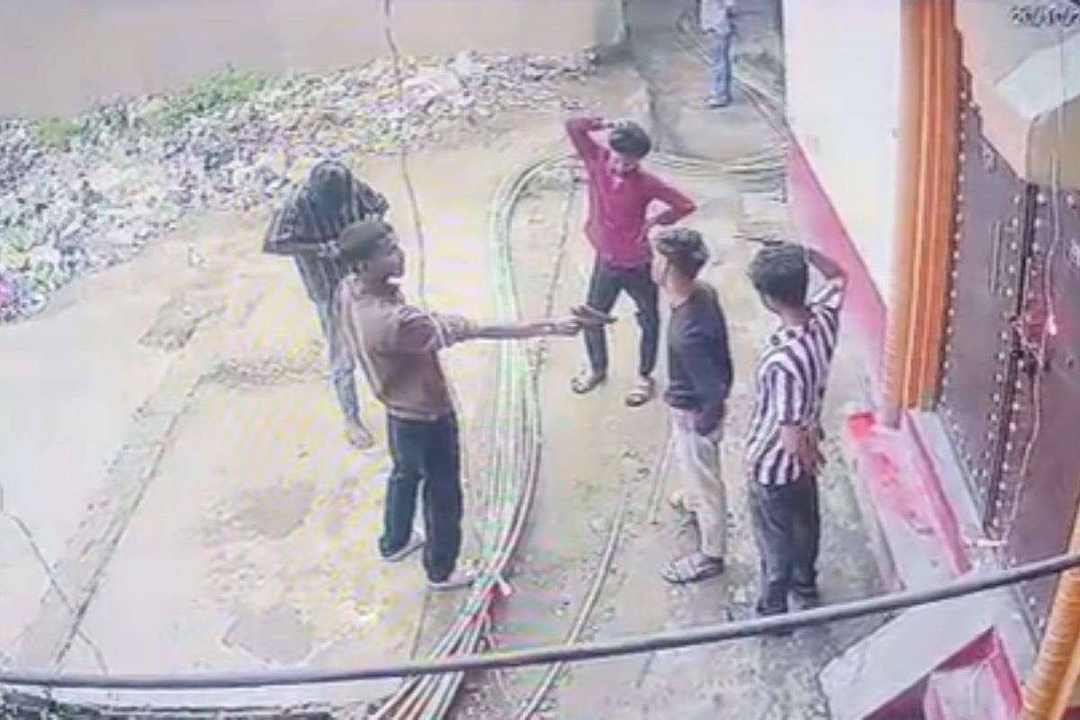 Bihar Crime News: गया में BJP नेता के बेटे की गोली मारकर हत्या, मेयर पर लगा मर्डर कराने का आरोप