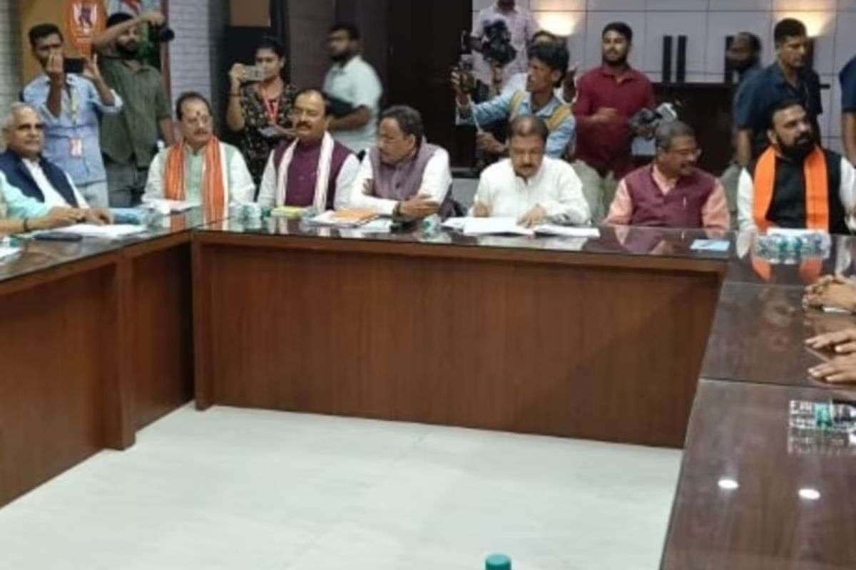 Bihar Elections 2025: बिहार BJP चुनाव समिति की 4 घंटे चली बैठक, 110 संभावित उम्मीदवारों के नामों पर लगी मुहर