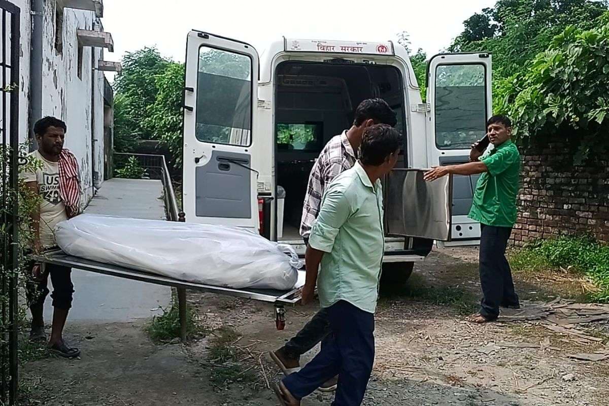 Bihar Crime News: सिवान में अधेड़ की चाकू गोदकर हत्या, दरौली में पिता-पुत्र समेत तीन घायल