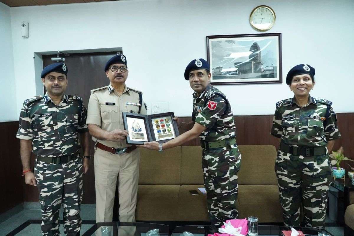SSB DG Sanjay Singhal Special meet DGP Vinay Kumar SSB DG Sanjay Singhal Special meet DGP Vinay Kumar