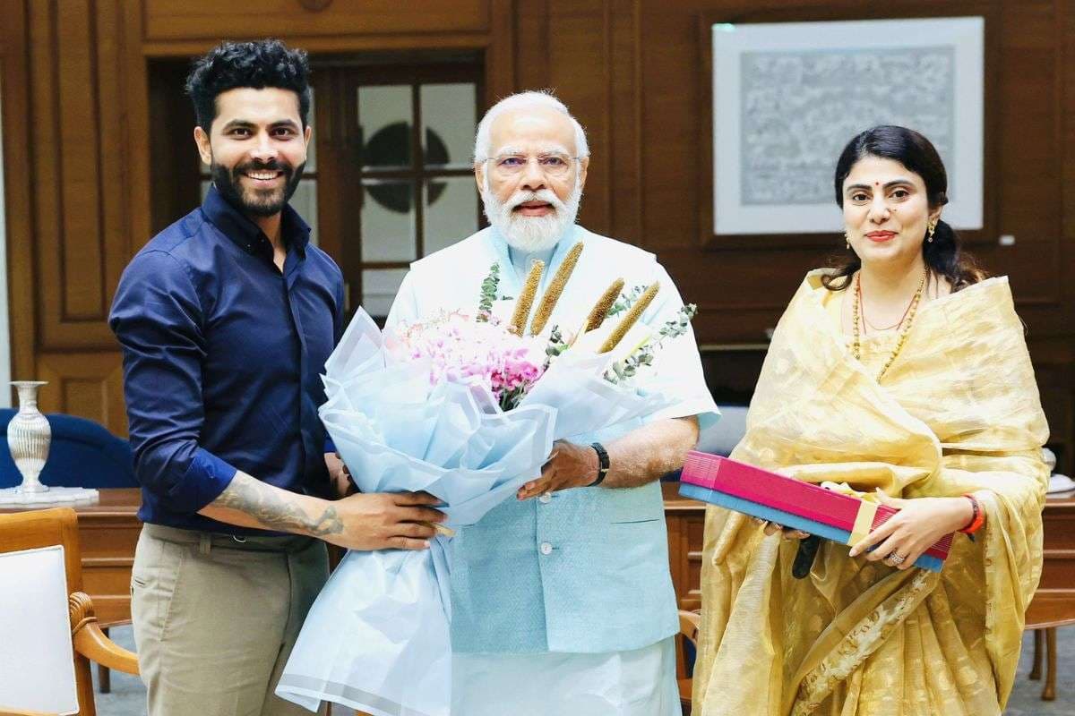 रवींद्र जडेजा की पत्नी रीवाबा जडेजा बनीं मंत्री, गुजरात कैबिनेट में मिली बड़ी जिम्मेदारी