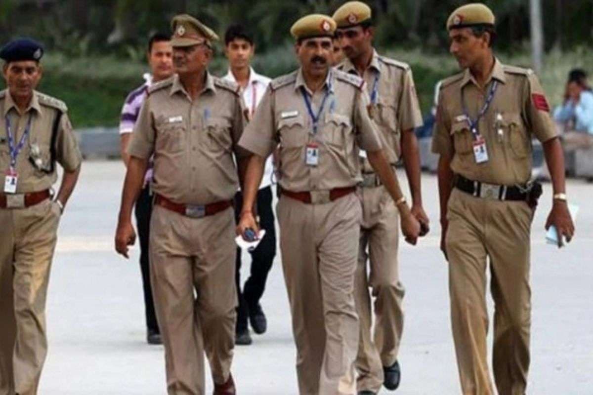 Raid in Bihar: चुनाव से पहले अलर्ट पर पुलिस, गोपालगंज में एक घर से जब्त हुए 1 करोड़