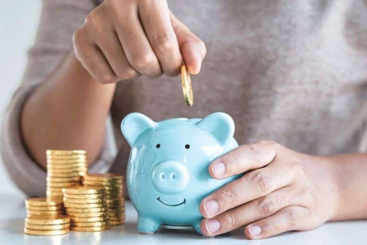 Smart Saving Tips: हर महीने बचाएं हजारों रुपये,5 स्मार्ट सेविंग टिप्स जिन्हें अपनाते हैं 90 प्रतिशत अमीर लोग