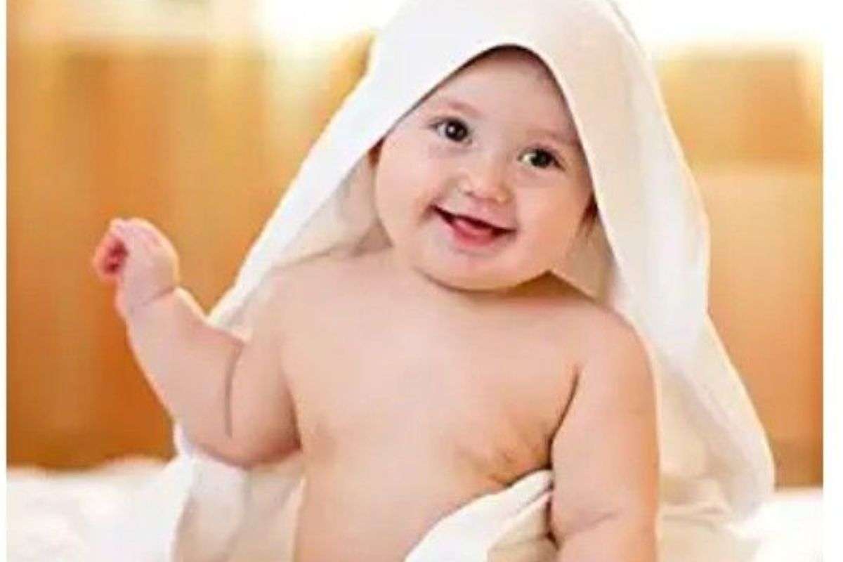 Baby names 2025: यूनिक और ट्रेंडिंग बेबी नेम्स जो आपके बच्चे को बनाएंगे खास