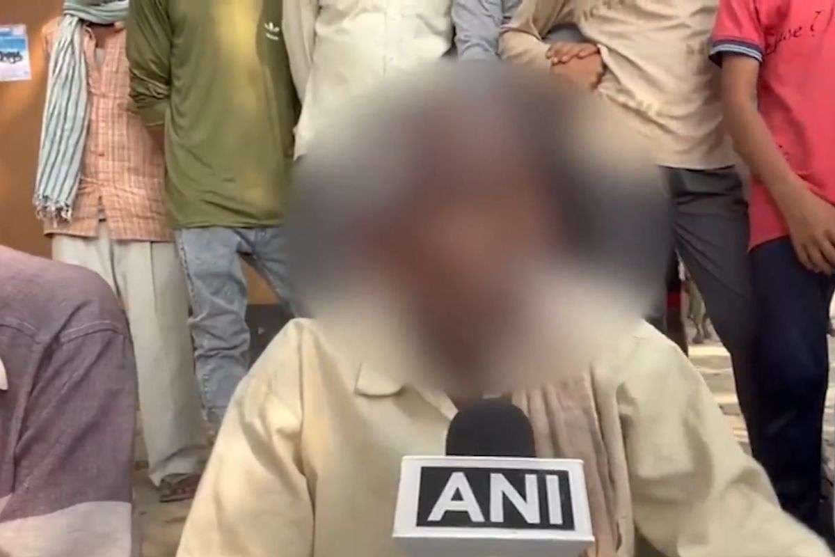 UP Lick Urine Case: यूपी में दलित बुजुर्ग को पेशाब चाटने के लिए किया गया मजबूर, वीडियो में सुनें पीड़ित का दर्द
