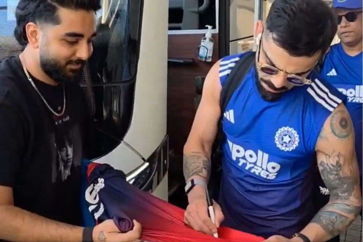 Watch: पाकिस्तानी फैन को मिला विराट कोहली का ऑटोग्राफ, रोहित शर्मा की हरकत ने लूटी महफिल, Video