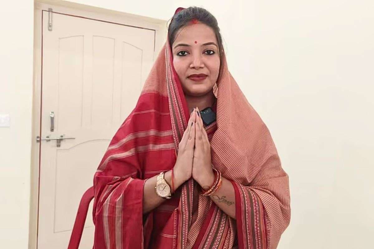Pawan Singh- Jyoti Singh : प्रशांत किशोर से मिली ज्योति सिंह, टिकट मिलने पर हुआ बड़ा खुलासा