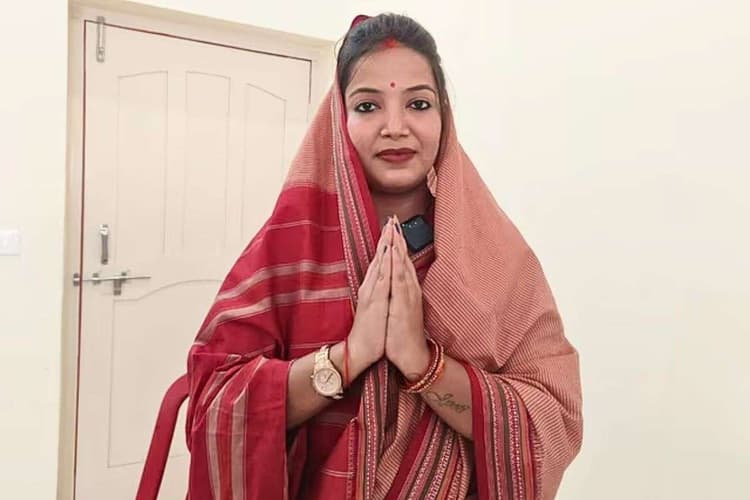 Pawan Singh- Jyoti Singh : प्रशांत किशोर से मिली ज्योति सिंह, टिकट मिलने पर हुआ बड़ा खुलासा