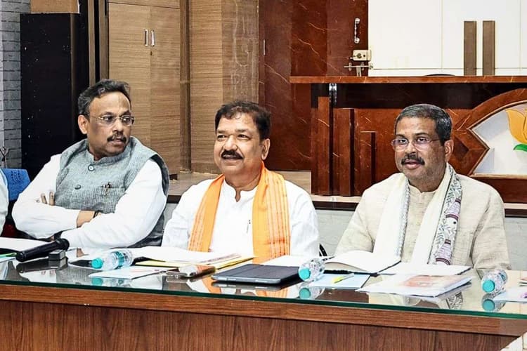 Bihar Election 2025: बीजेपी के 48 संभावित उम्मीदवारों की लिस्ट आई सामने, कई पुराने नेताओं का टिकट कटा