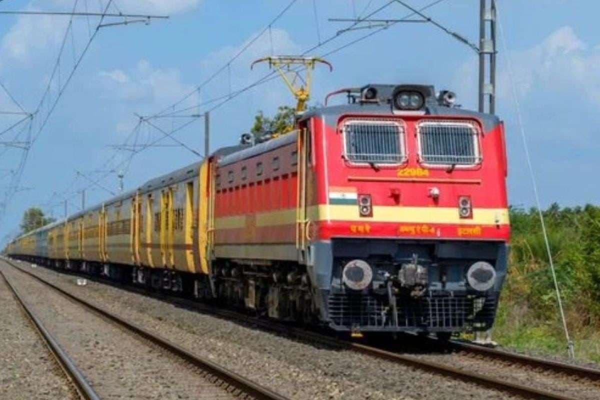 Bihar Train News 8 chhath puja special trains easy return Delhi Mumbai Bengaluru