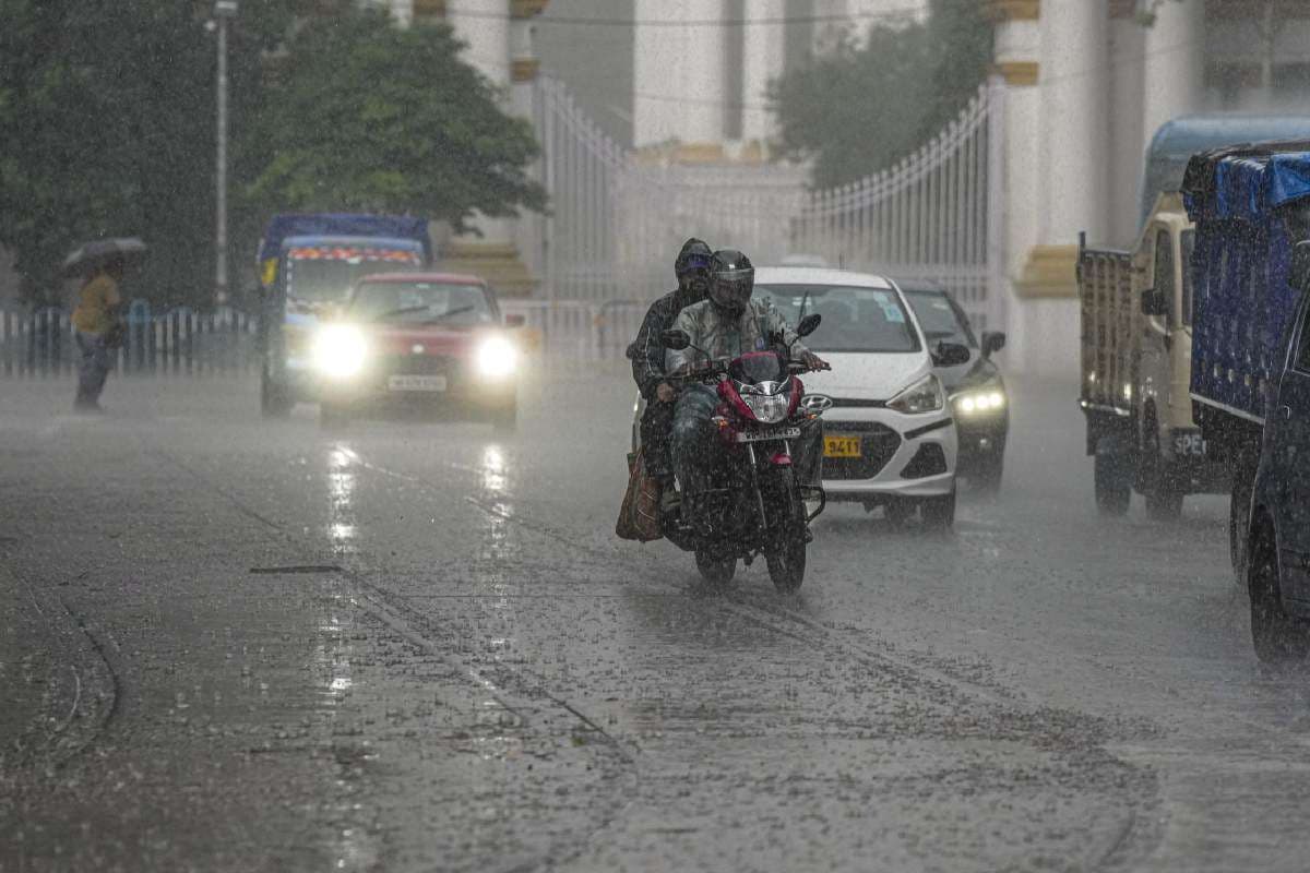 Aaj ka Mausam : चक्रवाती तूफान की वजह से 31 अक्टूबर तक होगी बारिश, आया IMD का अलर्ट