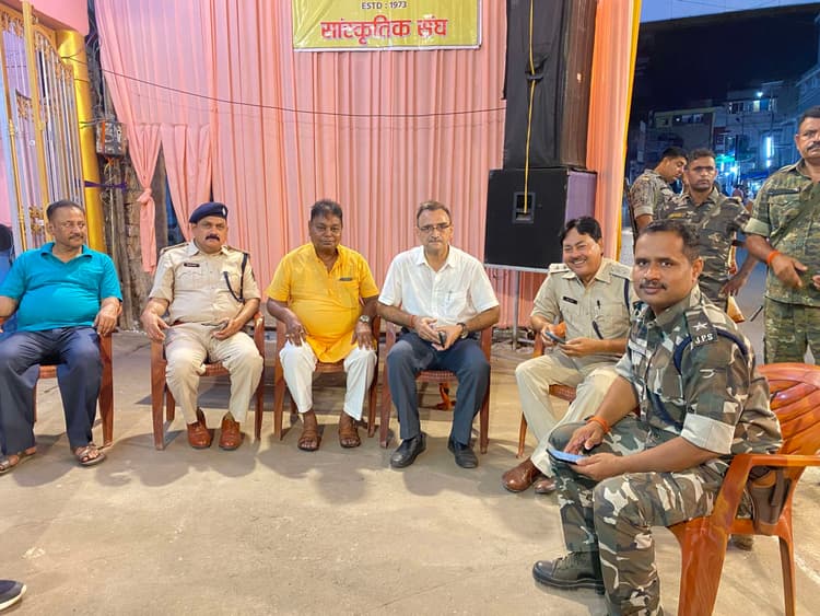 Giridih News: श्रद्धालु निश्चिंत रहें, दुर्गा पूजा शांति और सौहार्द के साथ मनायी जाएगी