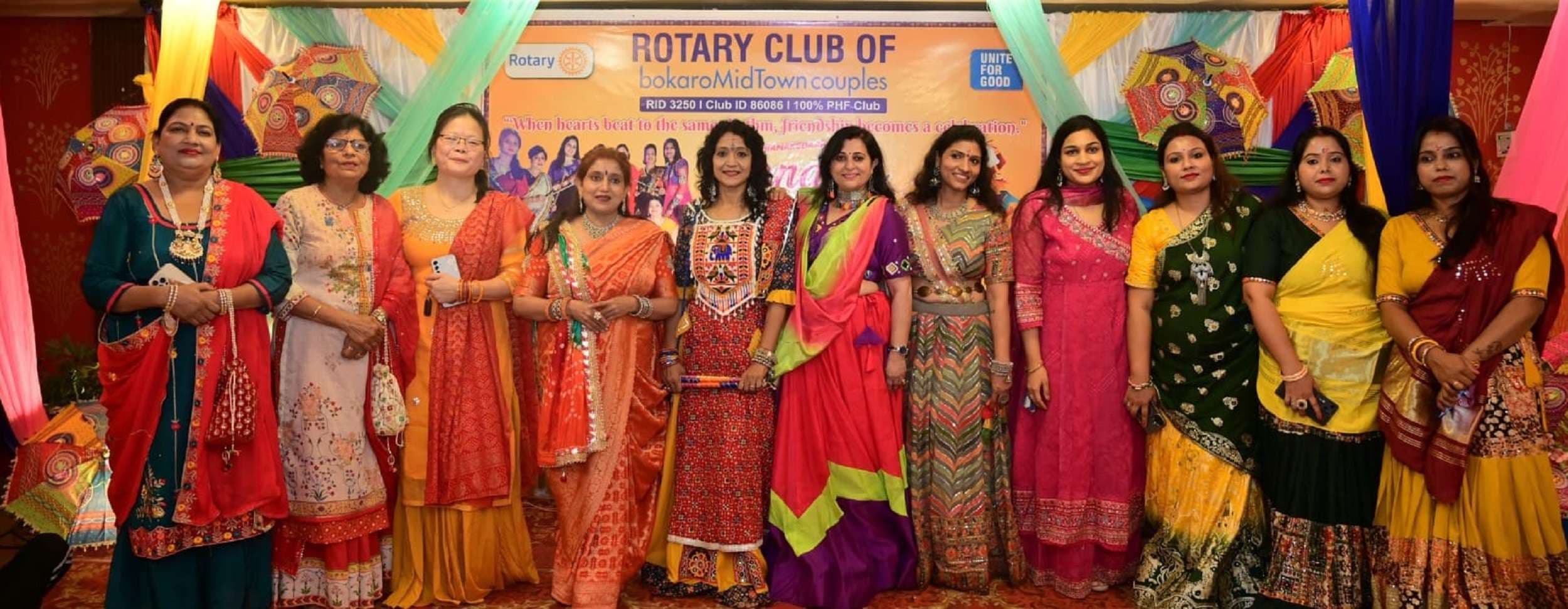 Bokaro News : डांडिया उत्सव में जम कर झूमी महिलाएं