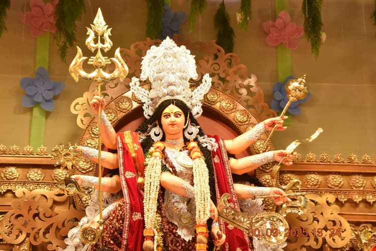 Gaya News : गया में हर्षोल्लास के साथ मनाया जा रहा दुर्गापूजा