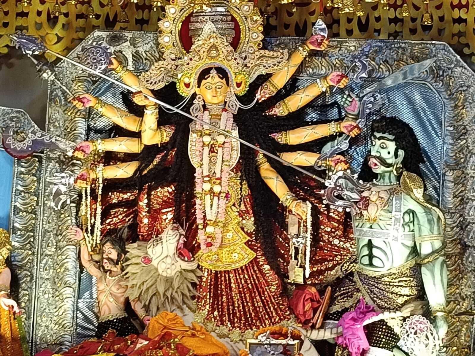 Darbhanga News: सिंह पर एक कमल राजित, ताहि उपर भगवती मां