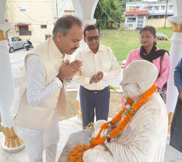 गांधीजी के विचारों में निहित हर समस्या का समाधान : प्रो विवेकानंद