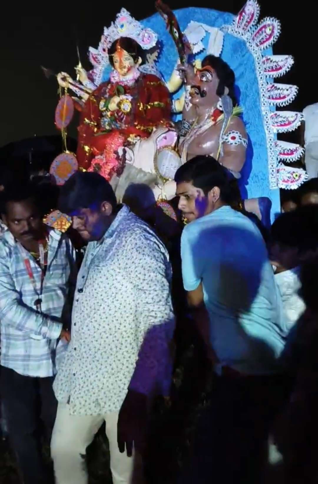 प्रतिमाओं का किया गया विसर्जन